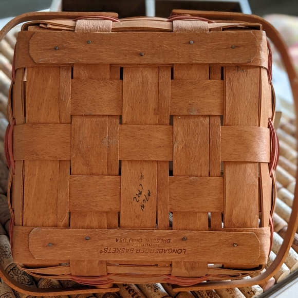 Longaberger 1992 Mother's Day Basket - Picture 4 of 5